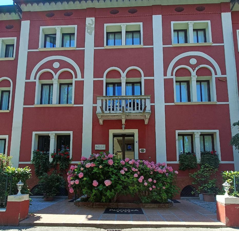 Hotel Villa Pannonia Lido di Venezia Exterior photo